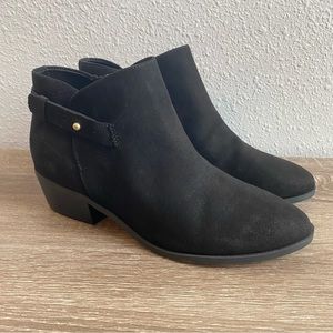 Old Navy Faux Suede Side Buckle Ankle Booties - size 8 NWT